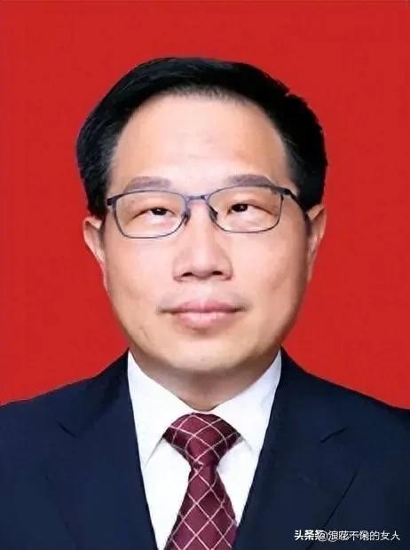 ……7月2日傍晚，看到“李大剑和姜洲”2人主动投案后，心里咯噔了一下，因为他俩是