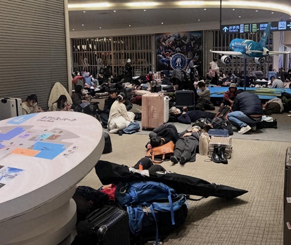 17死249伤！屡劝不听，滞留北海道旅客喊话祖国包机接人！
 
2026年1月2