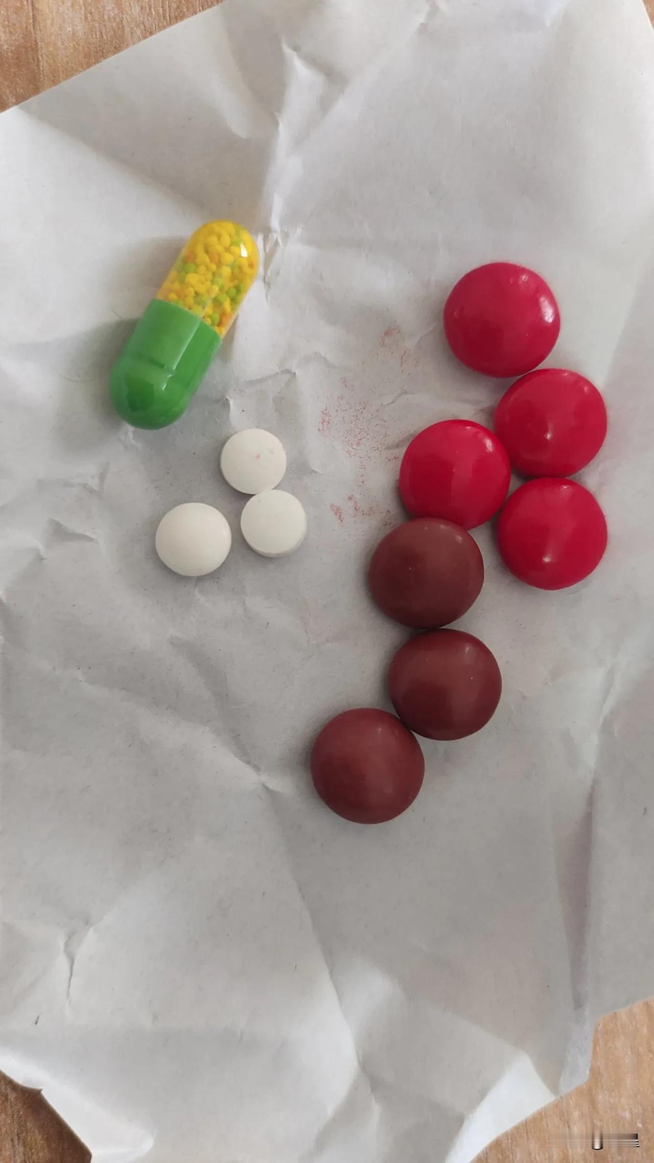 结肠炎的注意事项

结肠炎的患者必须特别重视饮食调整，宜饮食清淡，生冷辛辣刺激食