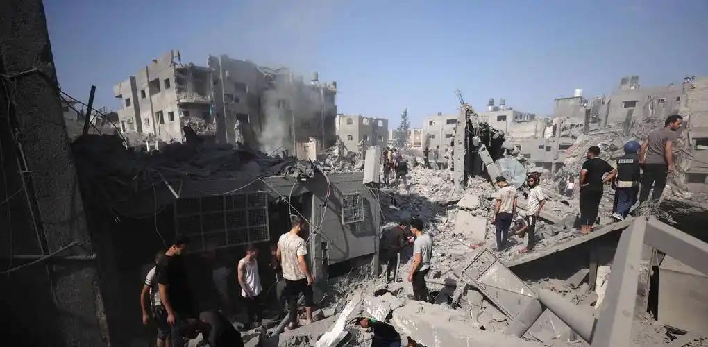 发现个不得了的事。这两年大家都喊土木工程凉了，干建筑的都在提桶跑路。但你可能根本