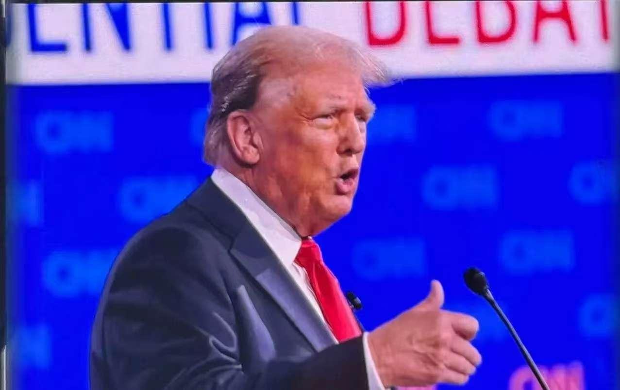 特郎普太狡猾，说一套做一套，一会儿阴，一会儿阳，美国不能容忍中国收回自己的领土台