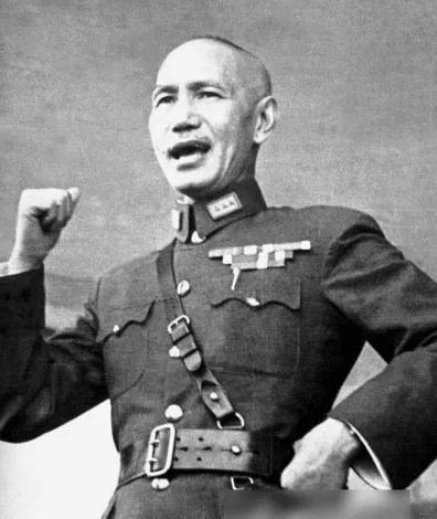 蒋介石一辈子也做过三件坏事...每一件都改变近代中国走向，直到现在还有不少人争论