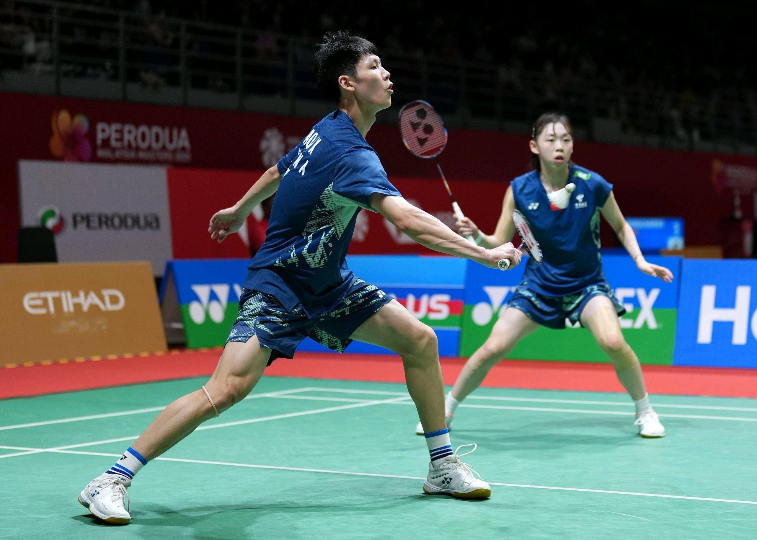 高家炫/吴梦莹🇨🇳 21-7、21-14 🇲🇾刘珣/何若旖下轮：高家炫/