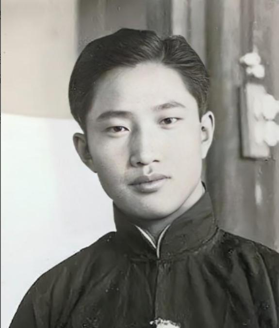 1954年，我党针对内部情报人员进行了一次清查，发现一个远赴台湾的情报员失联已久