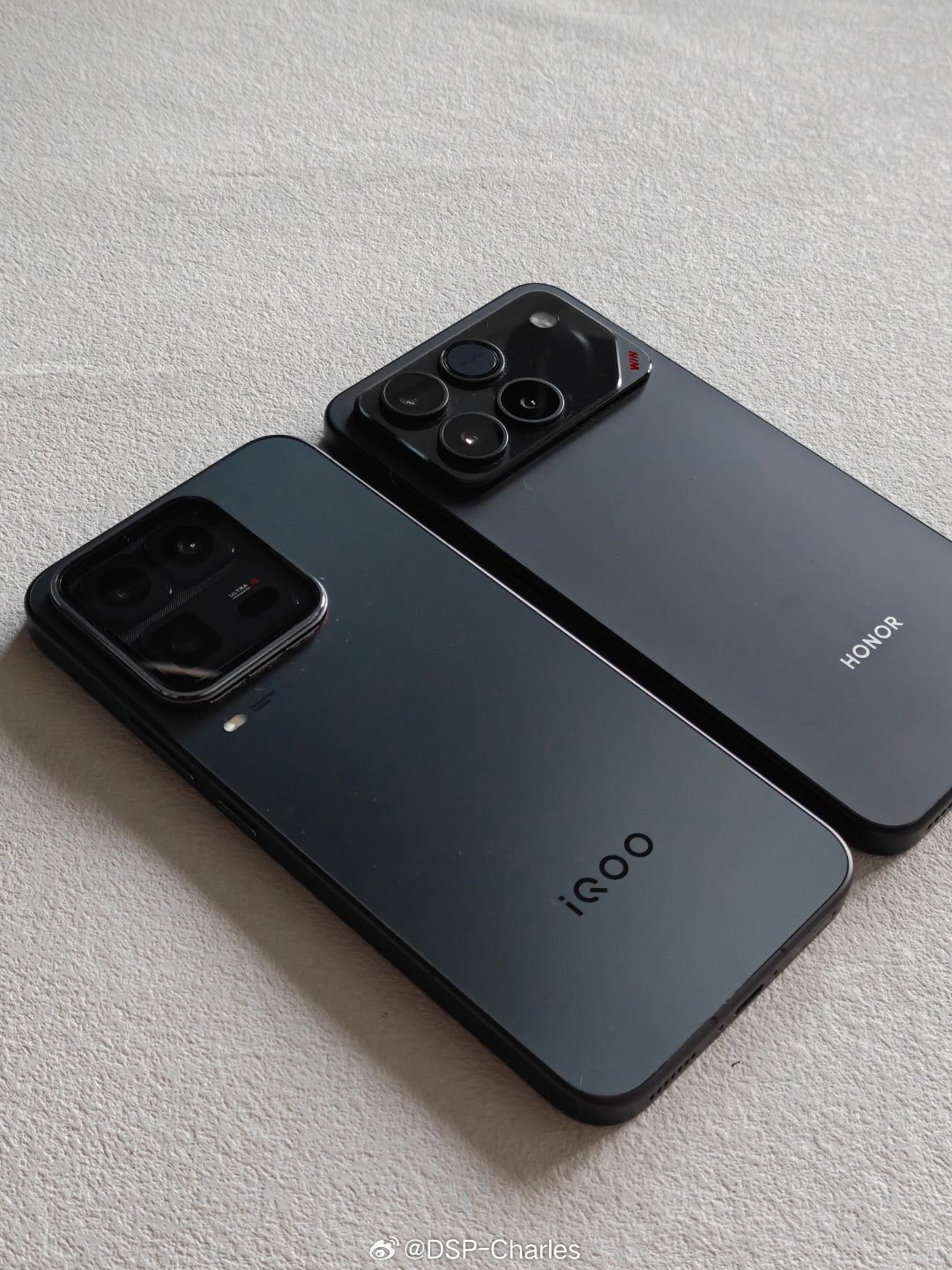 上风扇的机型越来越多了，接下来就是比拼风量、散热效率、结构设计。基本都没损失电池