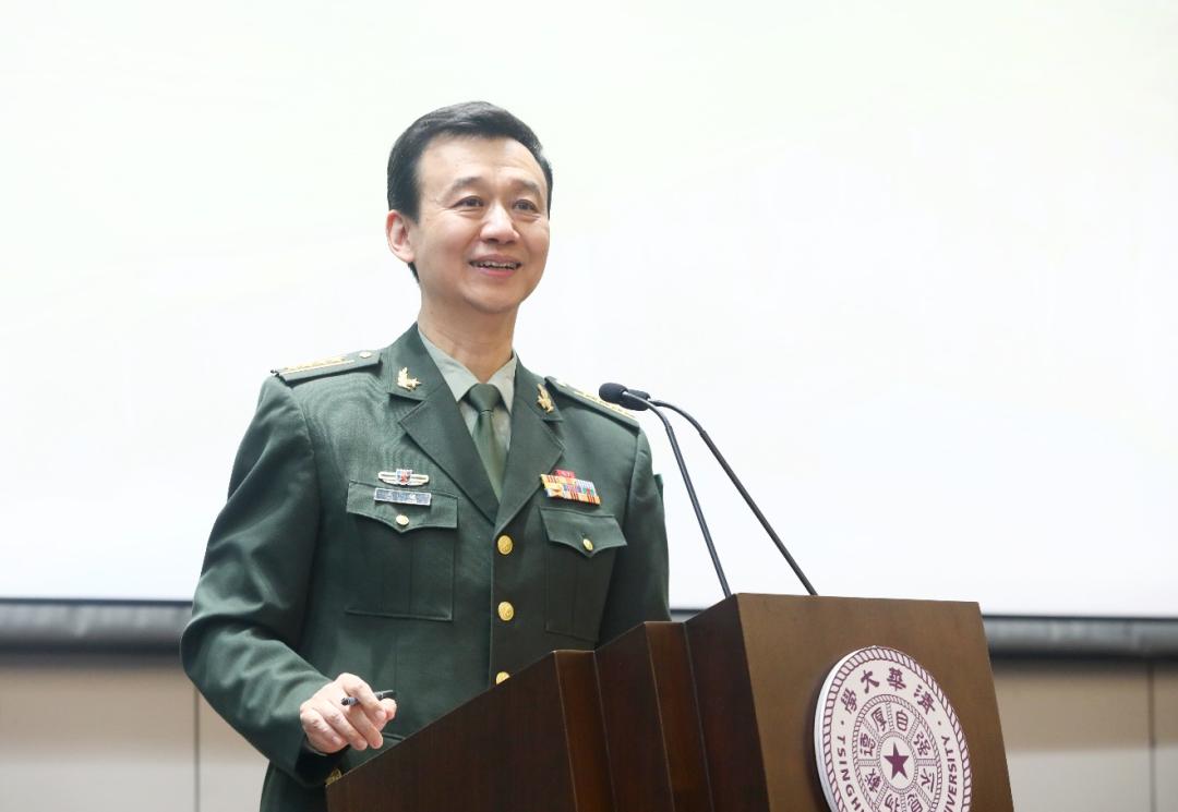 不等了，菲律宾喊话中国，菲律宾这次是真不装了。防长特奥多罗直接对着镜头开骂，说中