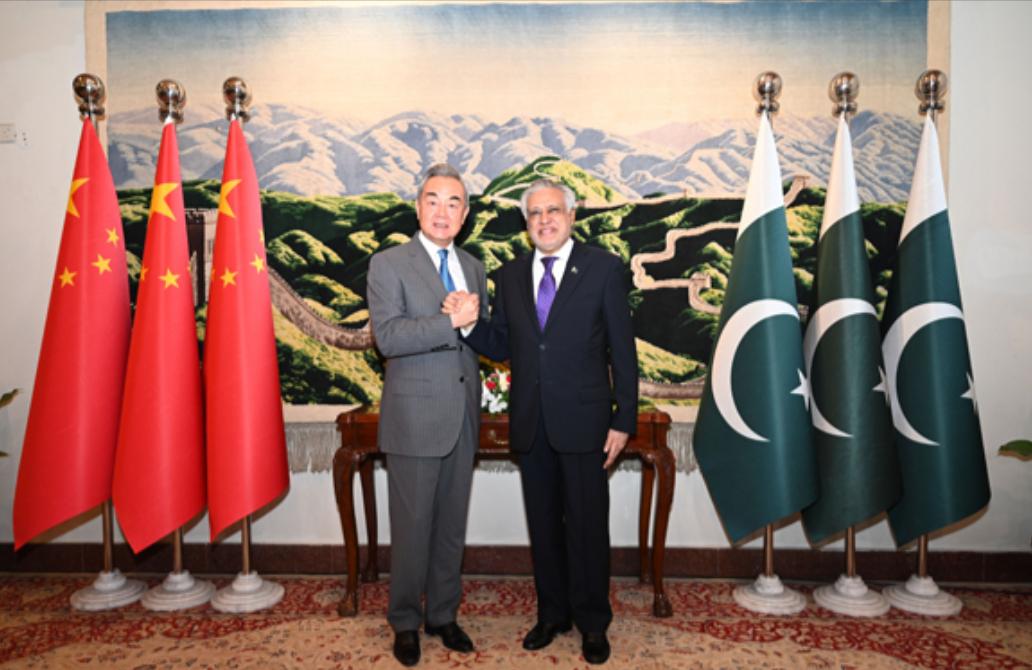 巴铁抢先一步！达尔访华暗藏三重深意，不是求援是共赢 
 
谁能想到，2026年访