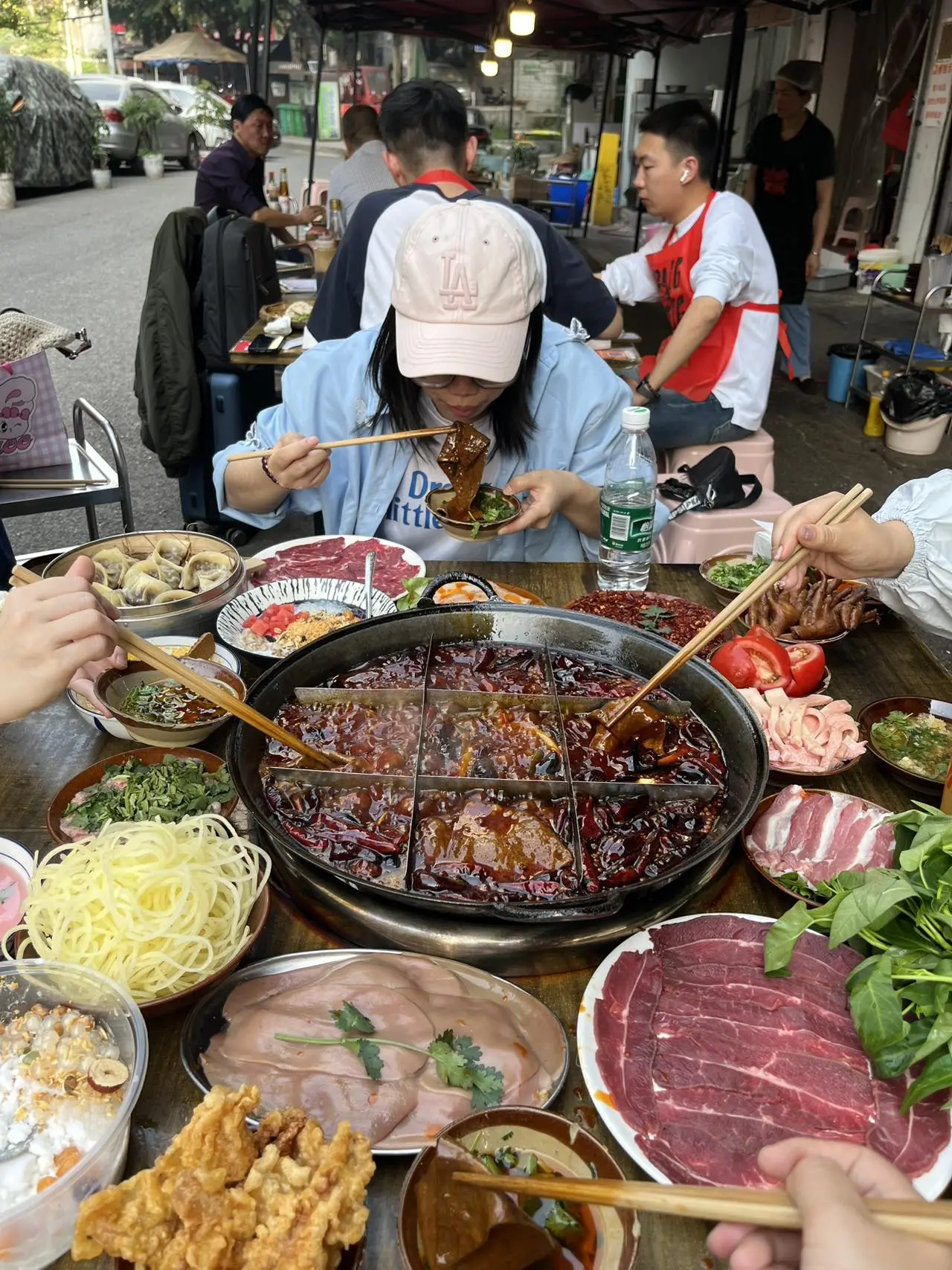 重庆必打卡！！土著ju爱的居民楼老火锅。这家店真的是百吃不厌～久了不吃...