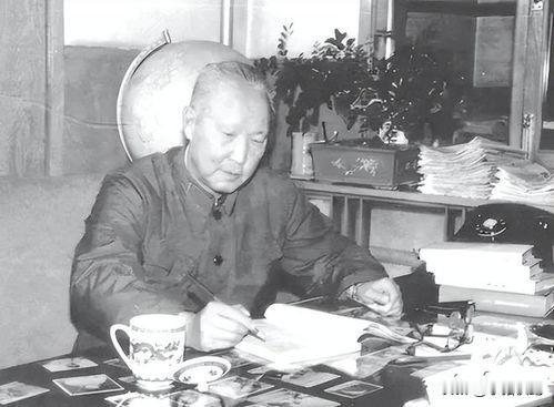 傅崇碧（1916年12月8日—2003年1月17日），四川通江人，开国少将，军政