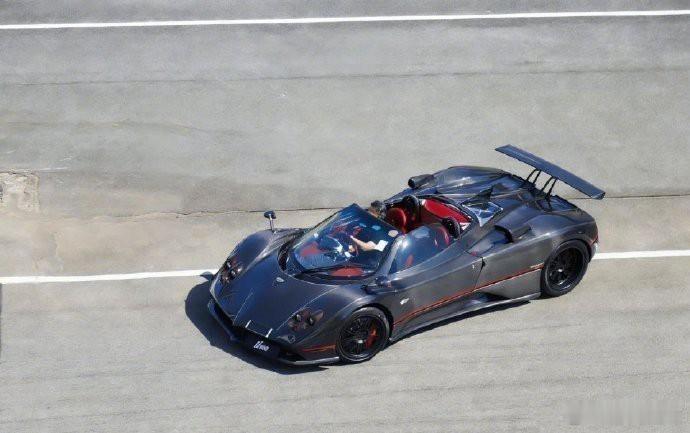 探索速度与艺术的完美融合，Pagani Zonda F Roadster以无懈可