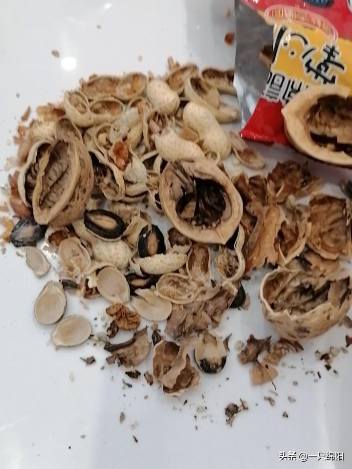 善良从不是吃亏，而是你最稳的后路
 
以前总觉得，善良就是一味忍让、吃亏，后来才