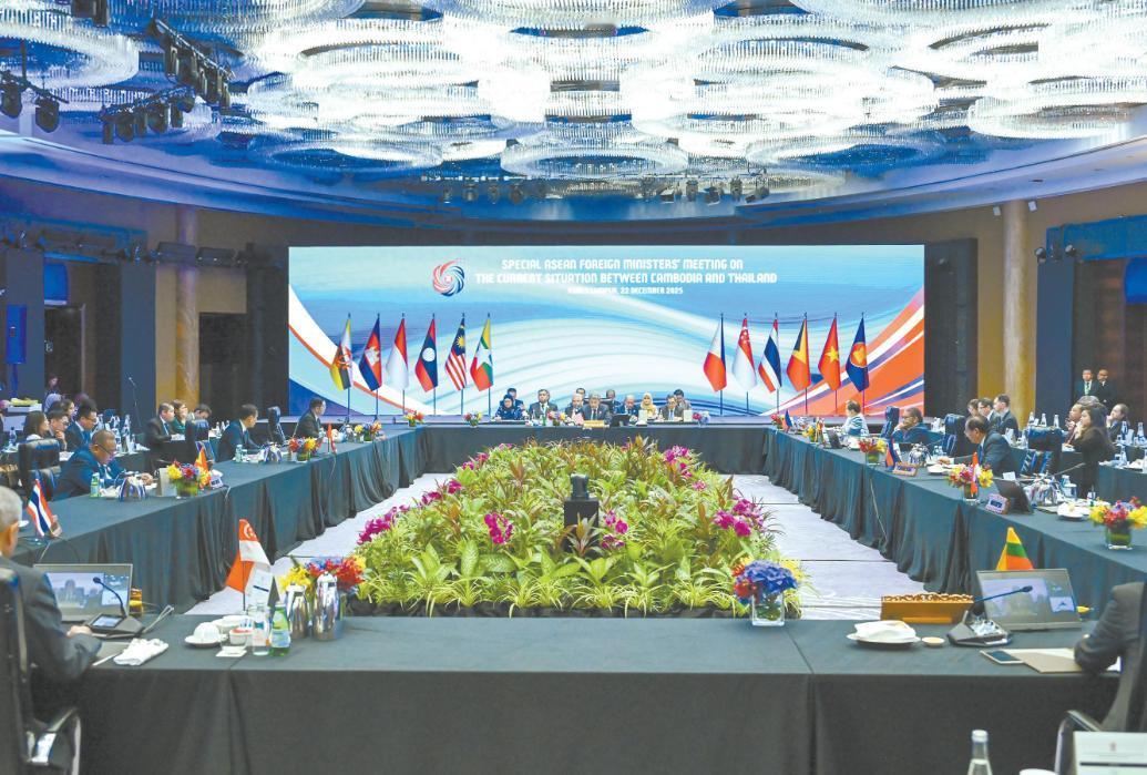 /柬埔寨与泰国开展停火谈判之际，泰国媒体语出惊人：只要洪森还在掌权，和平就无法保