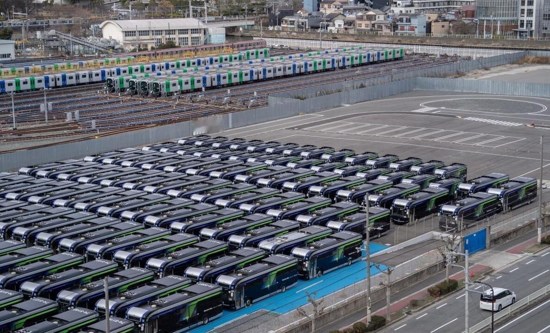 190台打着“日本国产”旗号的电动大巴，投入使用不到两年便集体报废，75亿日元巨