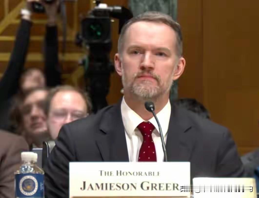 特朗普刚在社交平台暴怒扬言下月对华加征100%关税，美国贸易代表转头就改口：“目