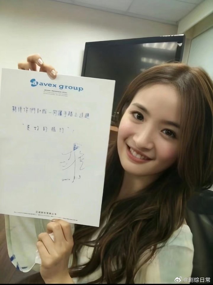 林依晨谈做脑部手术经历听到她描述术后满嘴血腥味的瞬间，真的破防了。那个曾经拼命的