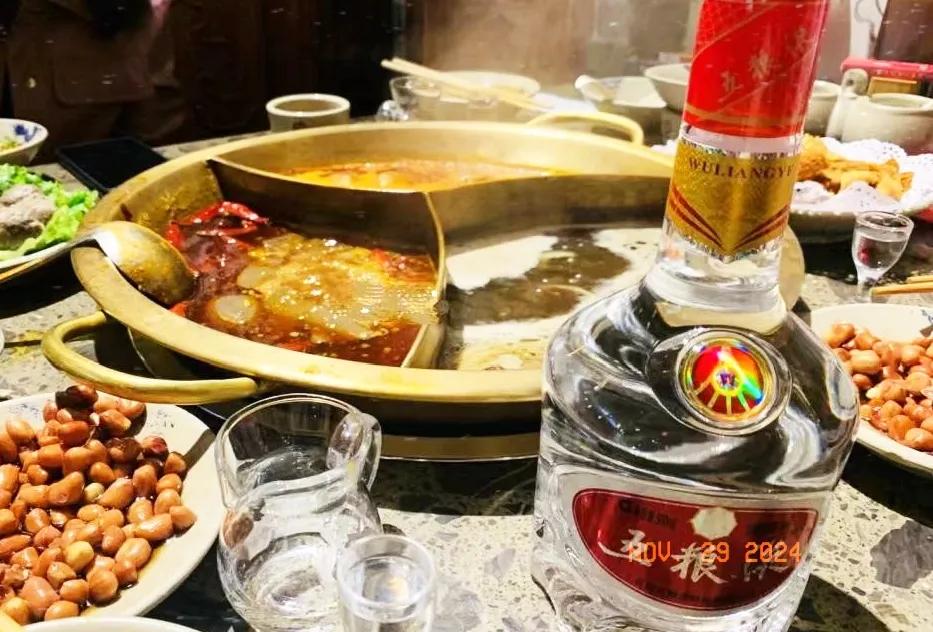 似乎在某些喝酒人的眼里，把价格等同于品味，我觉得很搞笑。他们有些人认为，如果一款