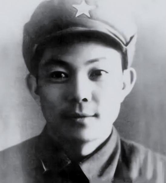 1944年，美军观察组来到晋绥前线参观。一位少校自称“神枪手”，非要同八路军比试