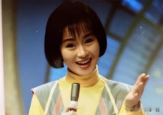 1999年，鞠萍提出了离婚，未曾想，丈夫却说财产和孩子你只能选一个！
 
说起鞠