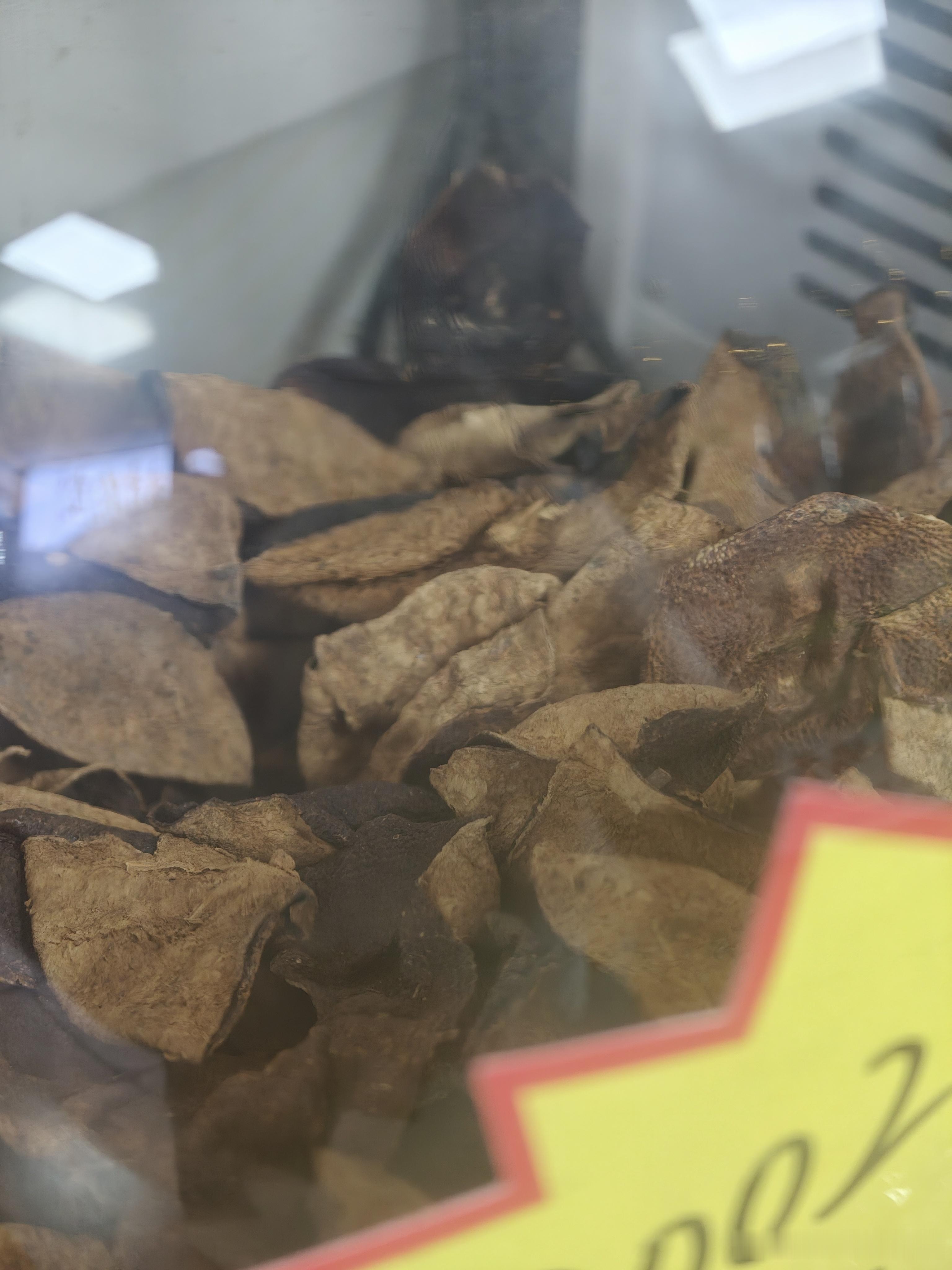 我的老家江门，最出名的特产之一，新会陈皮，既可药用，也可食用，年份越老，价值越高