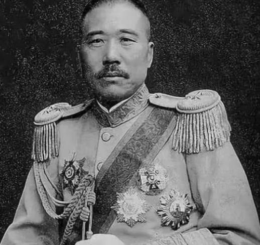 1926年，剥皮将军张宗昌终于如愿以偿，娶了美人陈佩瑜。新婚之夜，张宗昌下令把陈