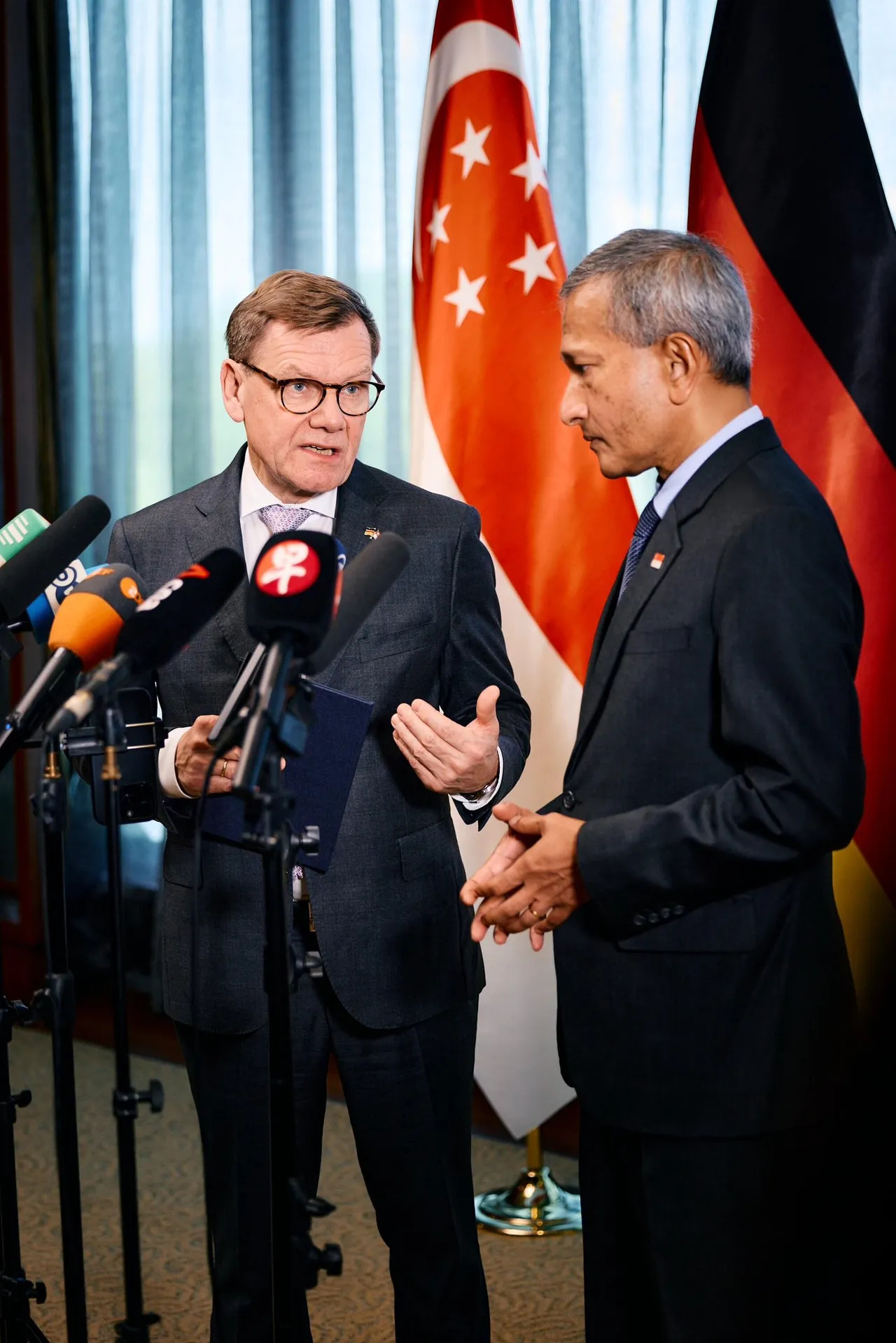 德国外长瓦德富尔昨天（2月2日）在访问新加坡期间表示，尽管存在紧张关系，德国仍坚