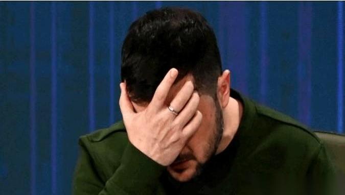 桌上的剧本，只剩下最后一页。
留给你的时间，据说只有48小时。
要么体面地自己走