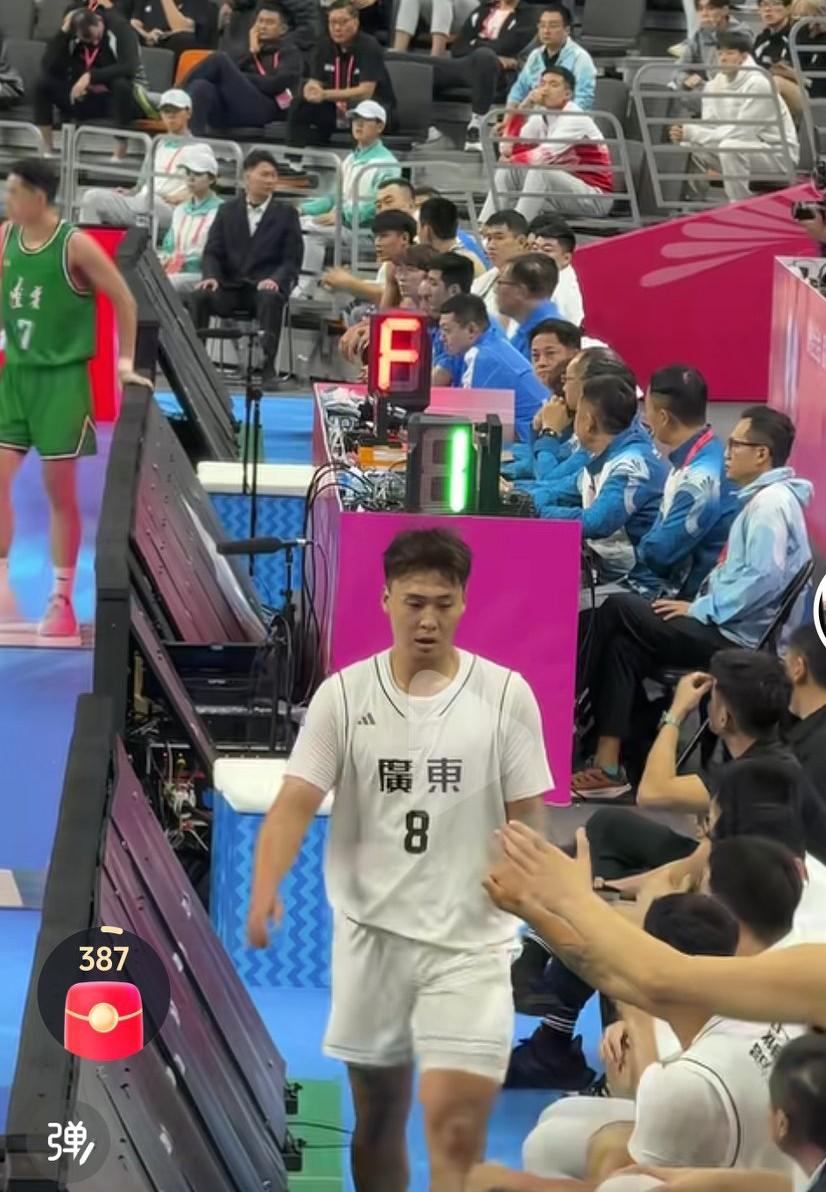 恭喜广东队获得全运会男子篮球冠军，恭喜赵睿帮助广东队拿到冠军啊，真的是可以看到赵