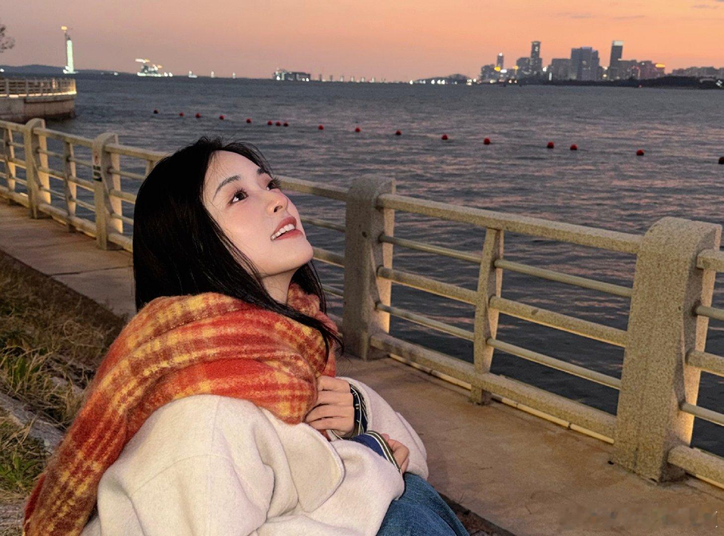 沈月喊村里小朋友去客栈吃烤肠喜欢沈月，真的是一件很安心很幸福的事 