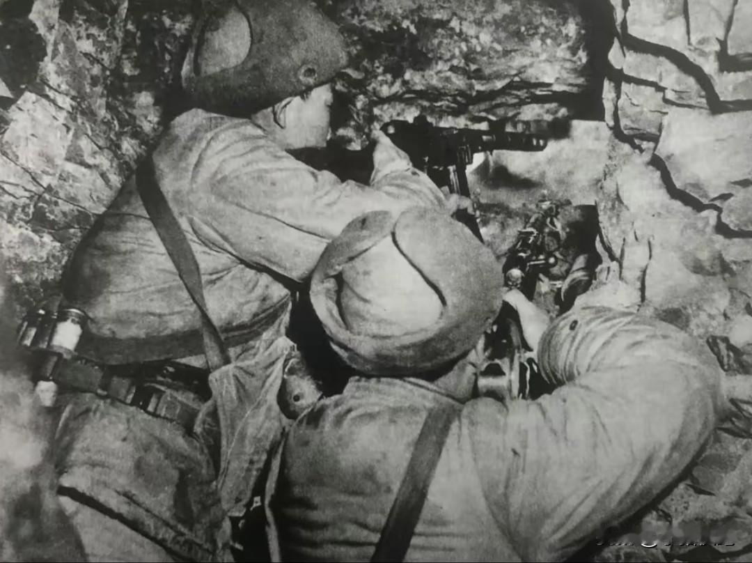 郝兴文，1929年4月生，陕西洛南县人，1949年12月参加革命，志愿军第12军