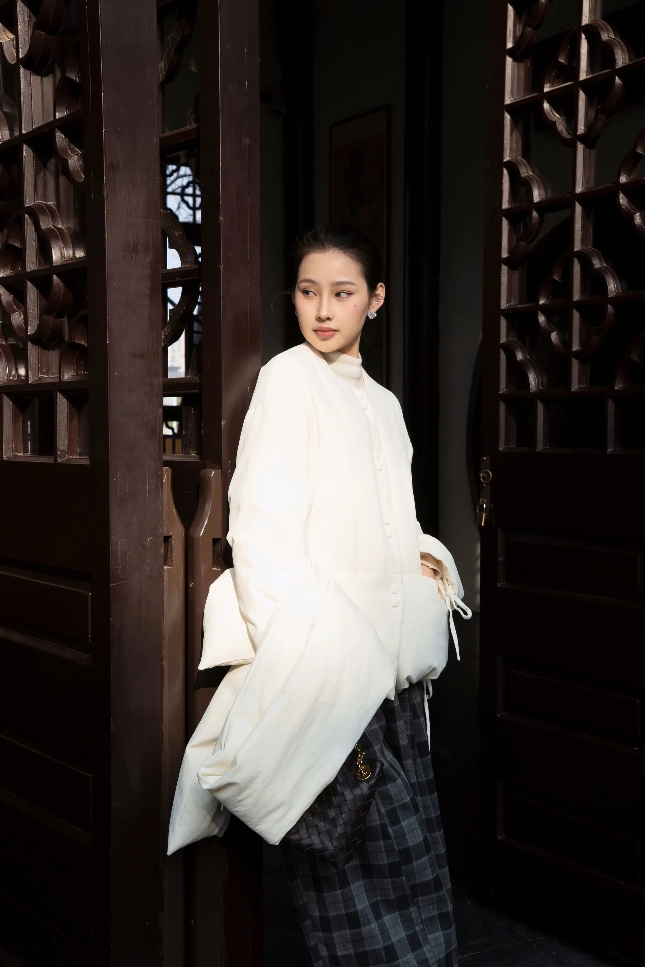 仿佛你只须静静看我一眼