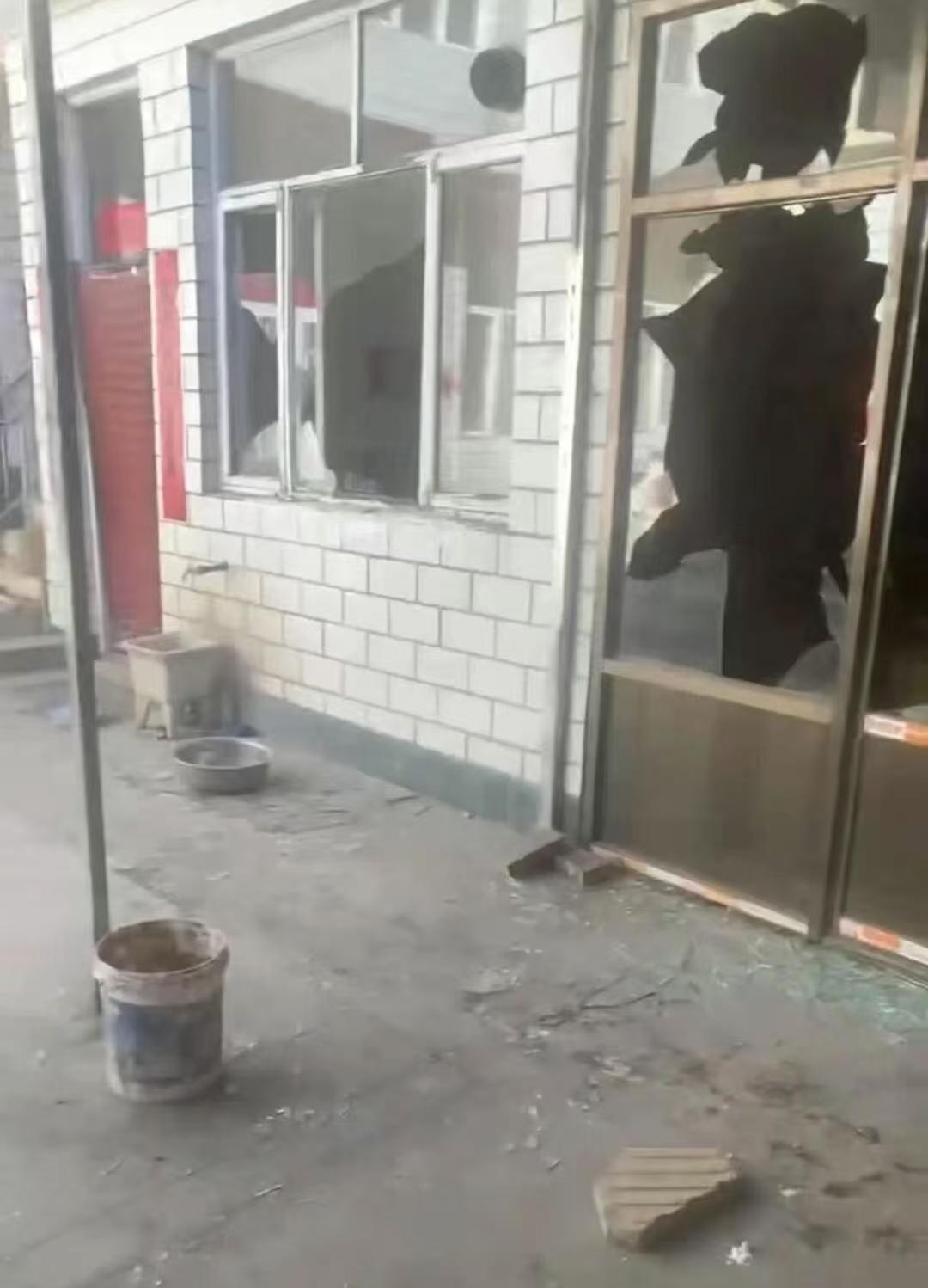 山西长治，狗咬人被摔死，狗主人与多人上门打砸遭反杀案，今天一审开庭已结束，案件没