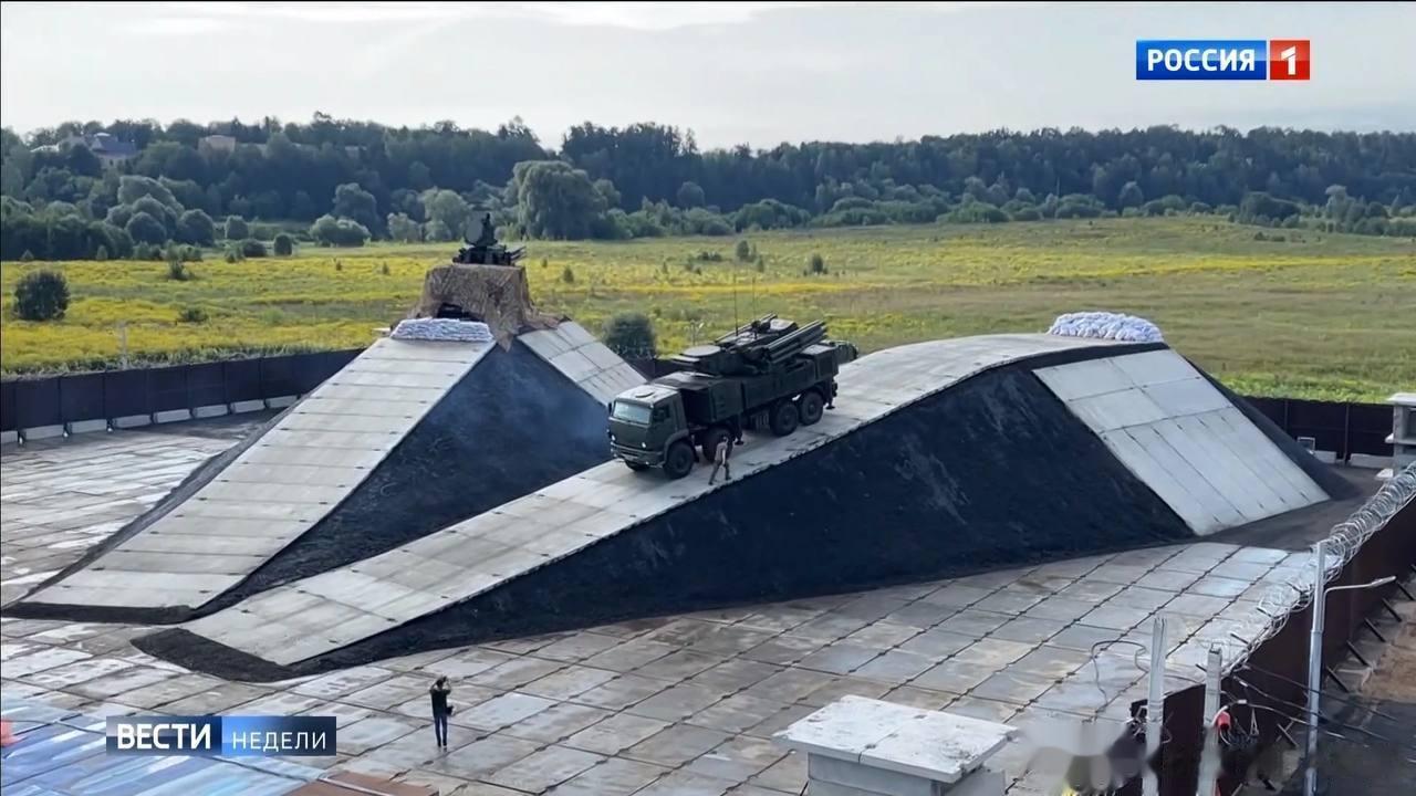 俄罗斯空天军莫斯科防空部队在莫斯科地区部署了更多的铠甲-S1系列防空系统和部署阵