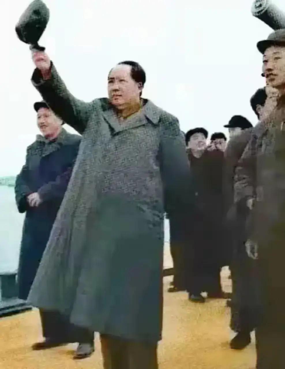 昂首挺胸前行！
顶天立地扭转乾坤！