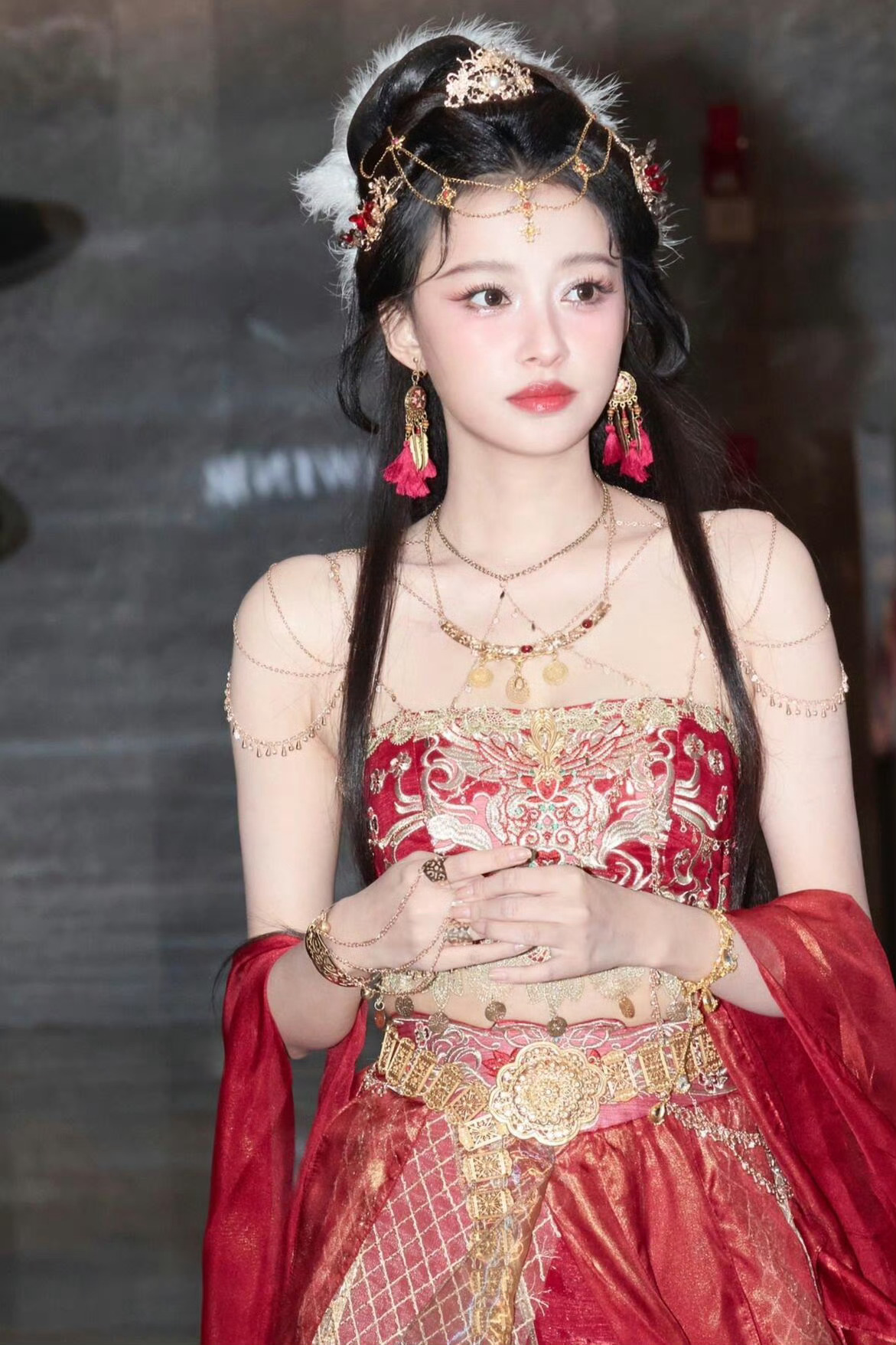 孙怡好漂亮的糖葫芦精 红裙配孙怡，这糖葫芦精造型也太灵动了 ​​​