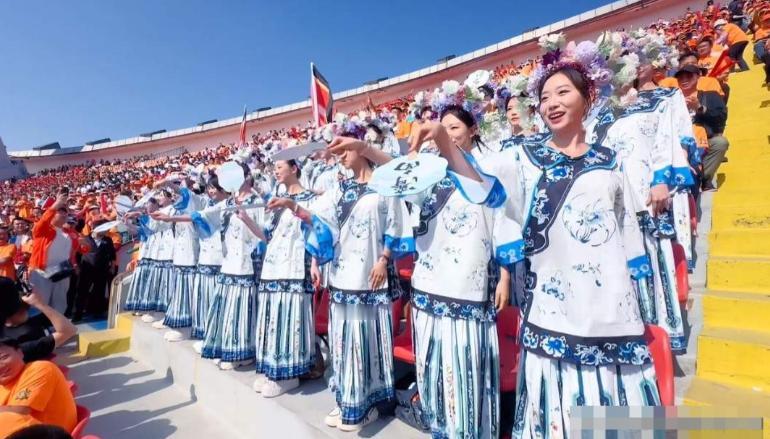 济南夏雨荷，十日不封刀！

崇祯十一年是1638年冬天，满清军队攻打济南，全城军