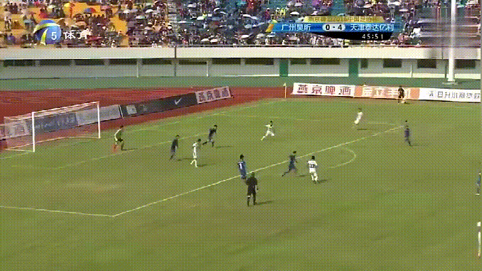 皮球拍马赶到，毛彪应声入网！前两天巴坎布的那个快乐足球，这边毛彪入网又被挖出来了