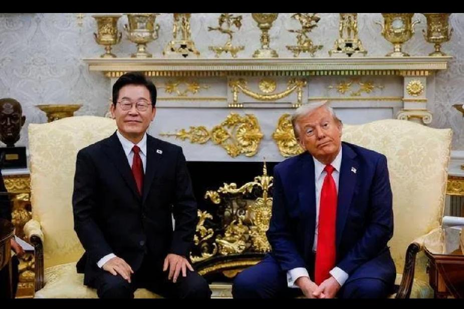 韩国正在醒悟，换句话说就是韩国不想成为别人眼中的“那道菜”，随着国际局势更加动荡