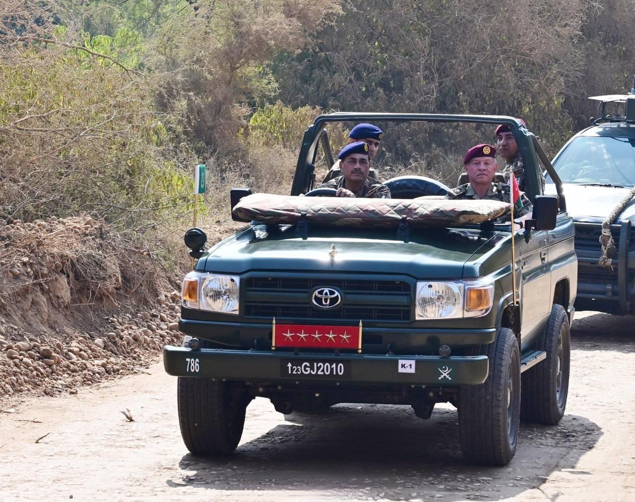 约旦国王的阿卜杜拉二世·伊本·侯赛因访问巴基斯坦，巴基斯坦陆军参谋长赛义德·阿西
