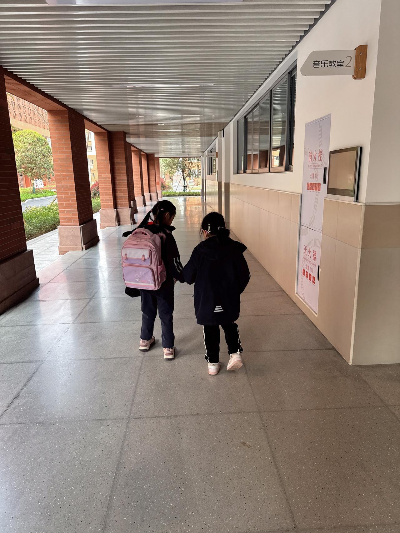 见证了最纯粹的友谊，从一年级到二年级陪在豆儿身边的始终有你❤️