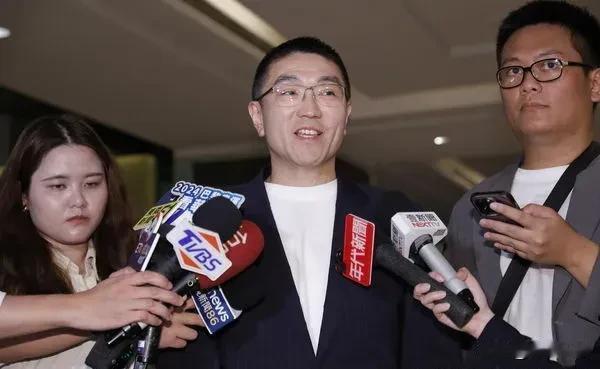 “固梁”热战成两面刃　就怕没催出蓝基本盘反为人作嫁

面对绿营团体“山海公民拆梁