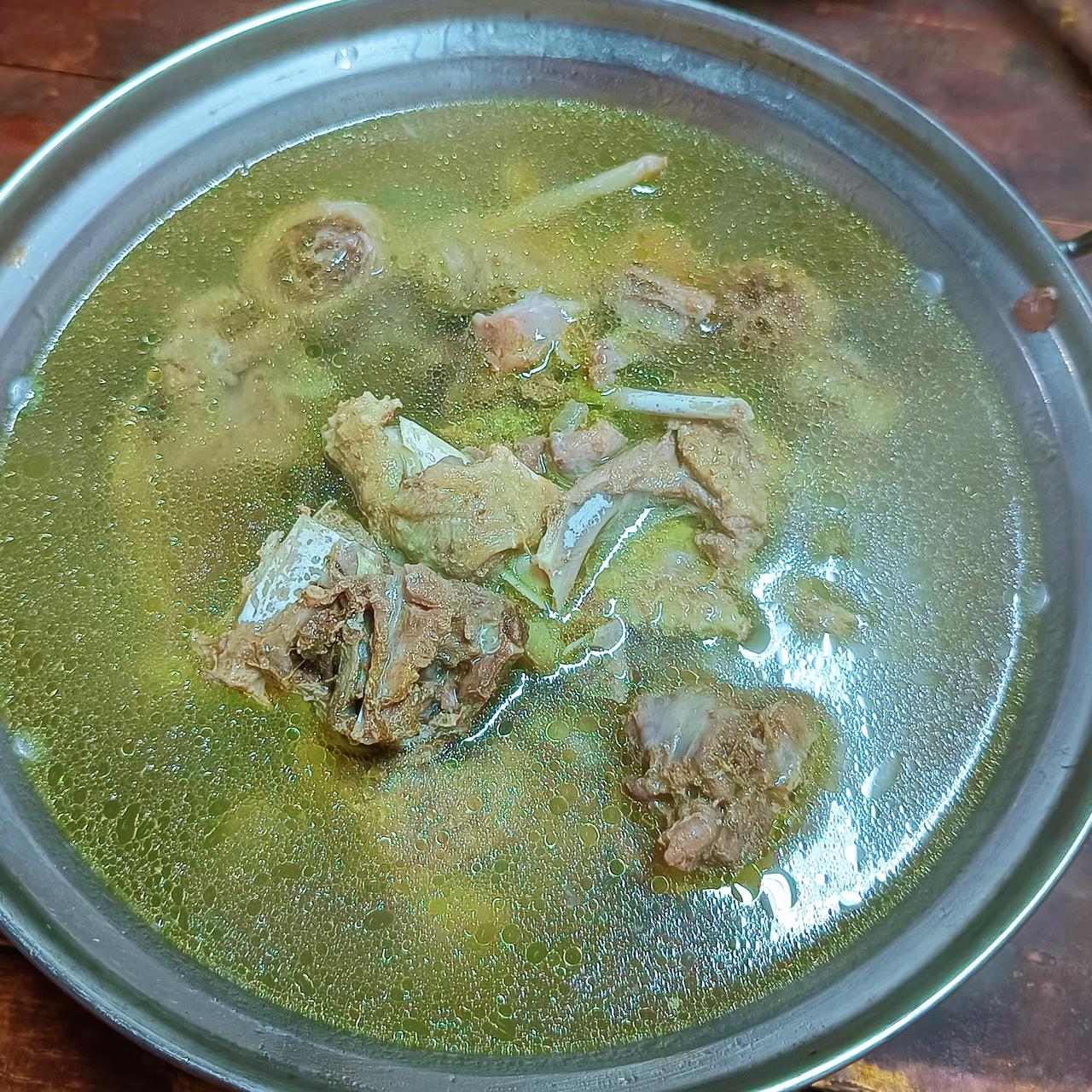 今天是七月半，按惯例，今天炖了一锅老鸭汤。

记得小时候每逢七月半，外婆都会多老