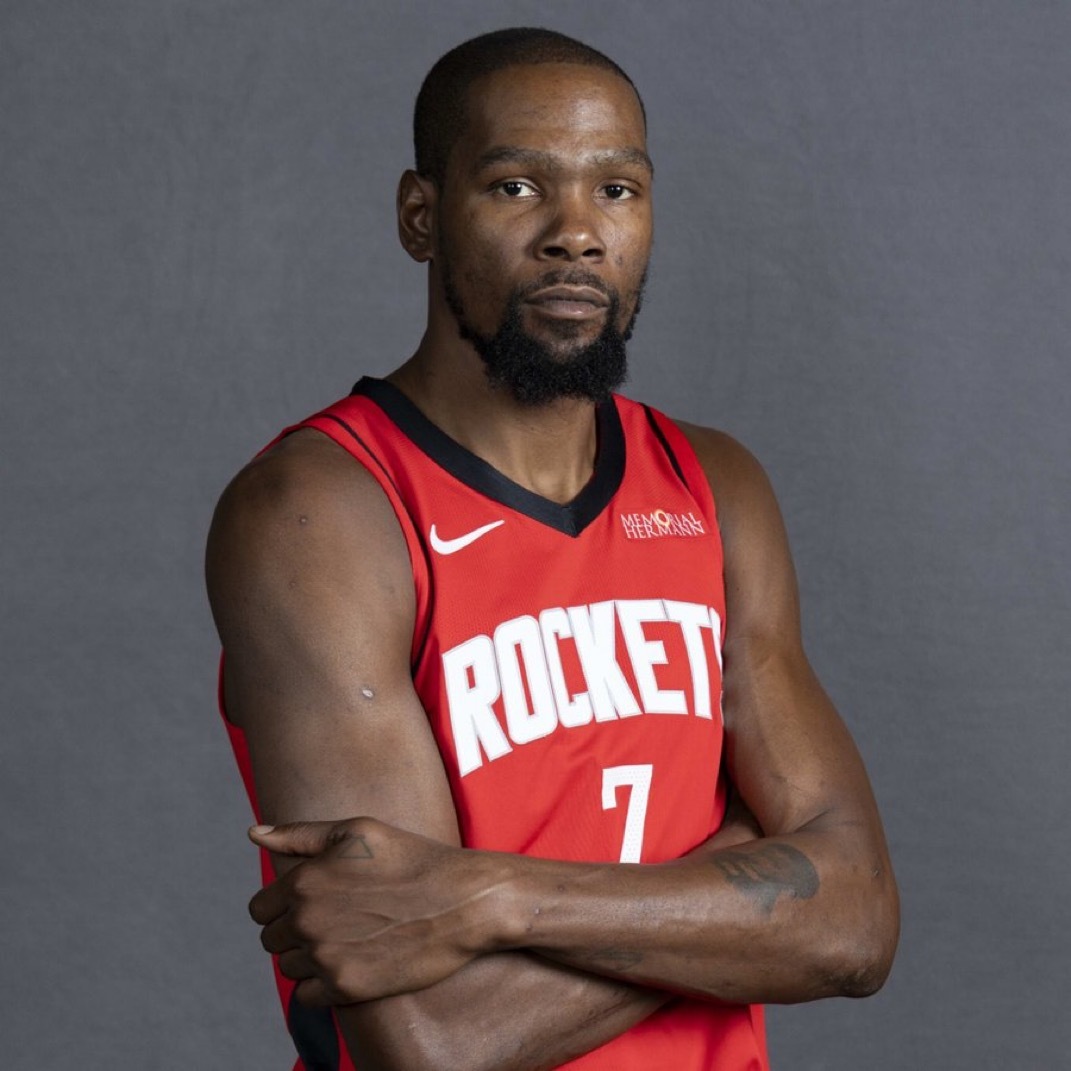 凯文·杜兰特：“菲尼克斯是我不想离开的地方，这是我第一次被赶出一个地方……我觉得