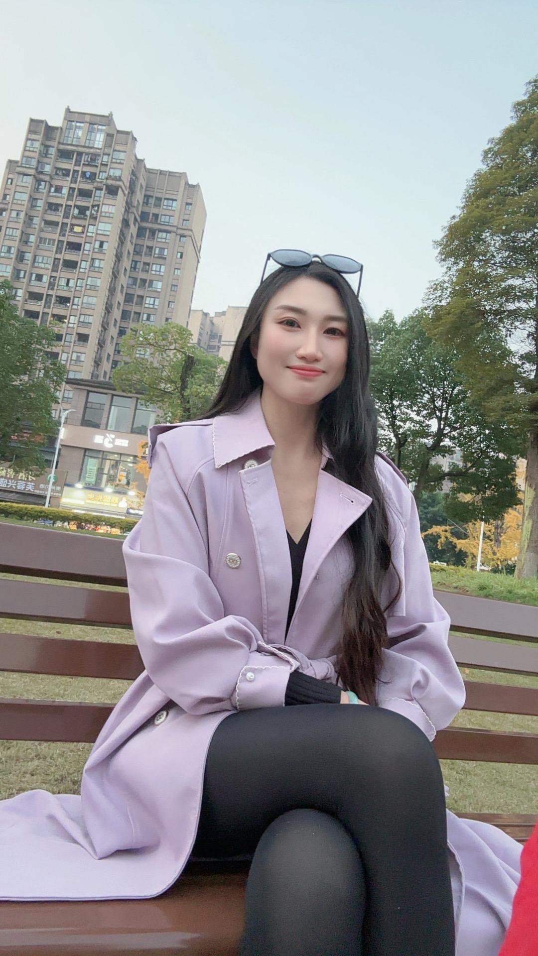 93年真诚蹲正缘！非诚勿扰🙅‍♀️

不搞虚头巴脑的套路
只筛这三类人👇
✅