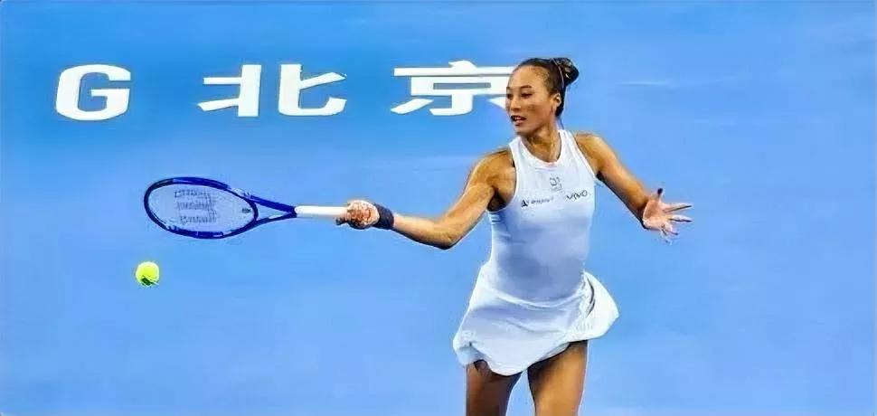 郑钦文退赛早有预兆？

决胜盘0-3暴露关键隐忧

其实从首战阿朗戈时，就能看出
