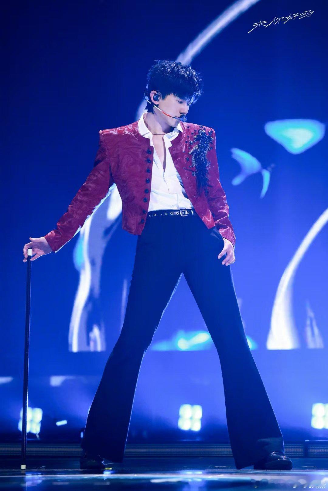 张杰献唱电影生活 电影生活，幕幕回响！张杰献唱电影频道30周年主题曲，感谢观众一