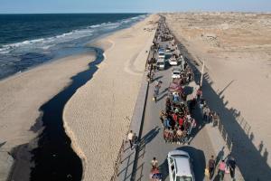 阿联酋宣布从也门撤出反恐人员 重申支持沙特安全稳定
在也门亚丁，可看到阿联酋总统