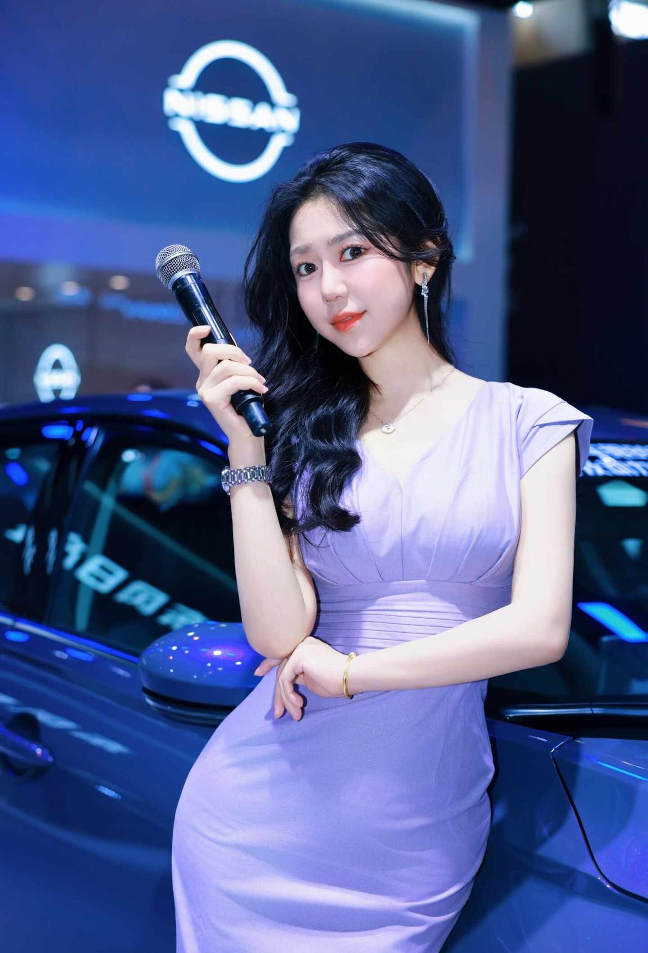 我被这个紫色的车展美晕了！💜
2026昆明国际汽车博览会
领跑LEAP MOT