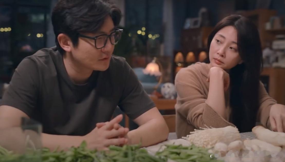 #小夫妻 学历不代表人品#人们常说现在的都市剧过于夸张，放大了中年危机、也过度渲