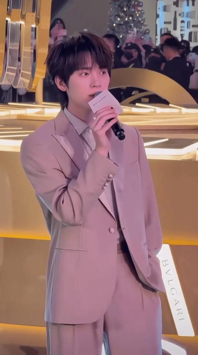 周翊然 我住的城市从不下雪清唱的氛围感好足，偏偏歌词和现实完美对应，周翊然回重庆