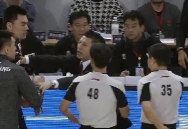 ⚡ 2月26日男篮世预赛：中国87-80逆转日本，西田优大凶狠上脚引争议
 
时